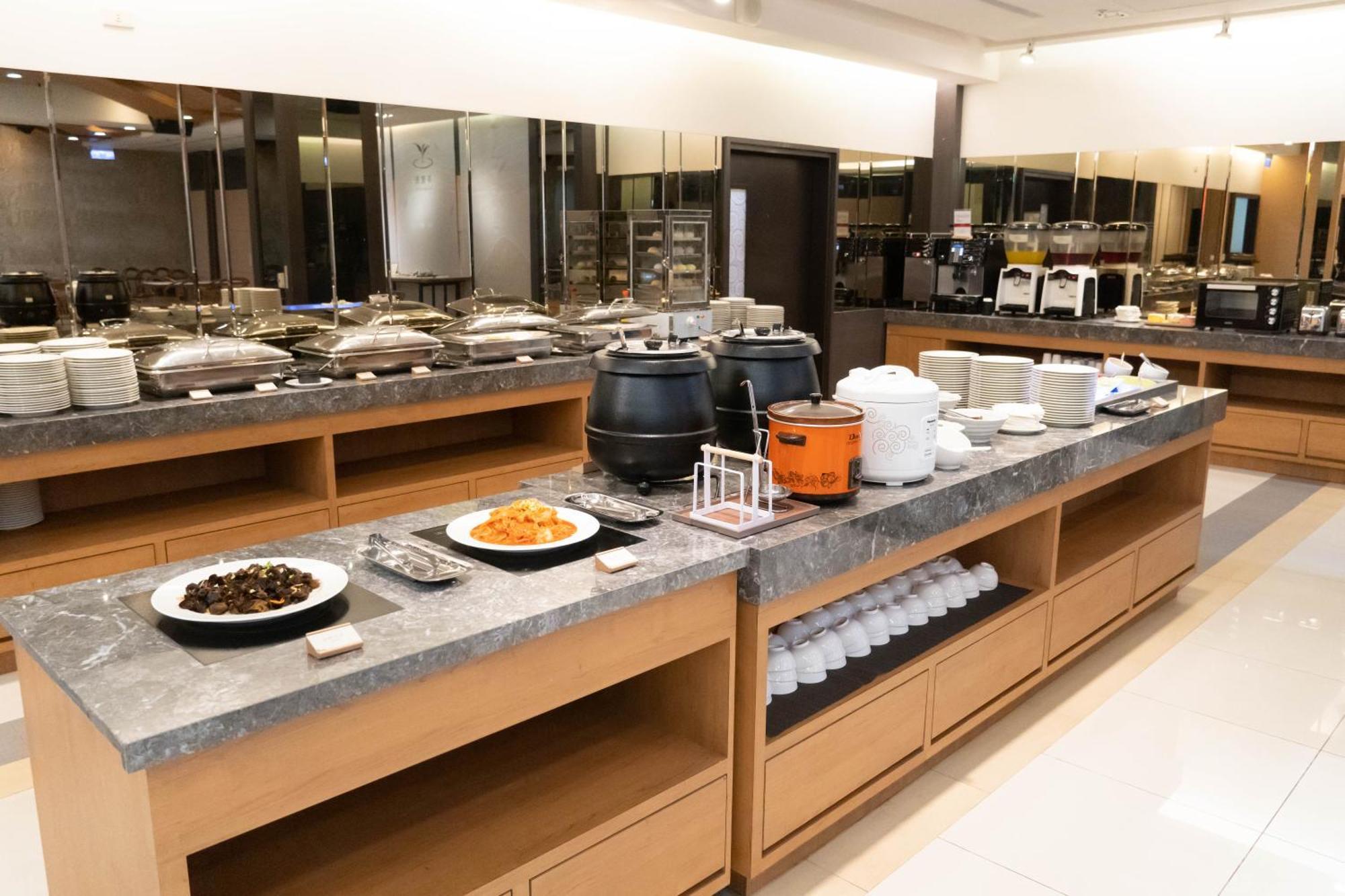 Green Hotel - Tea Way Тайджун Екстериор снимка